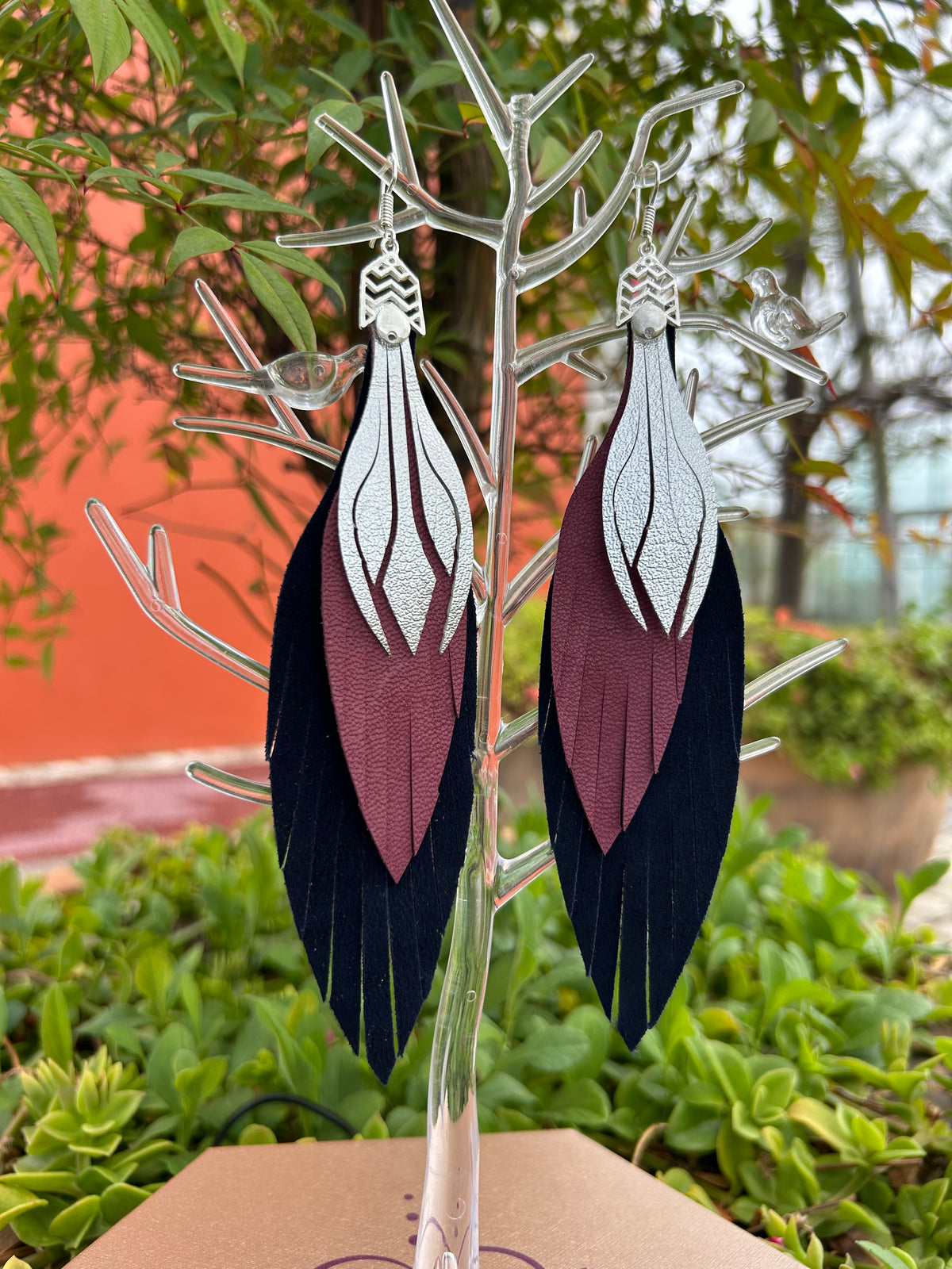 Azul marino + magenta + plata