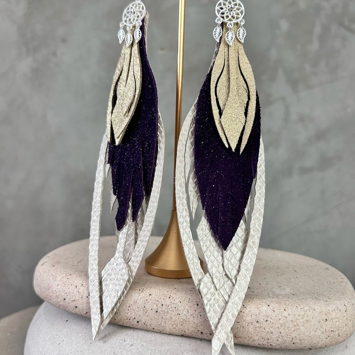 Beige texturizado + morado + dorado disco