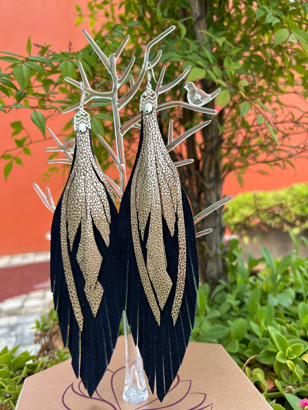 Azul marino + dorado texturizado