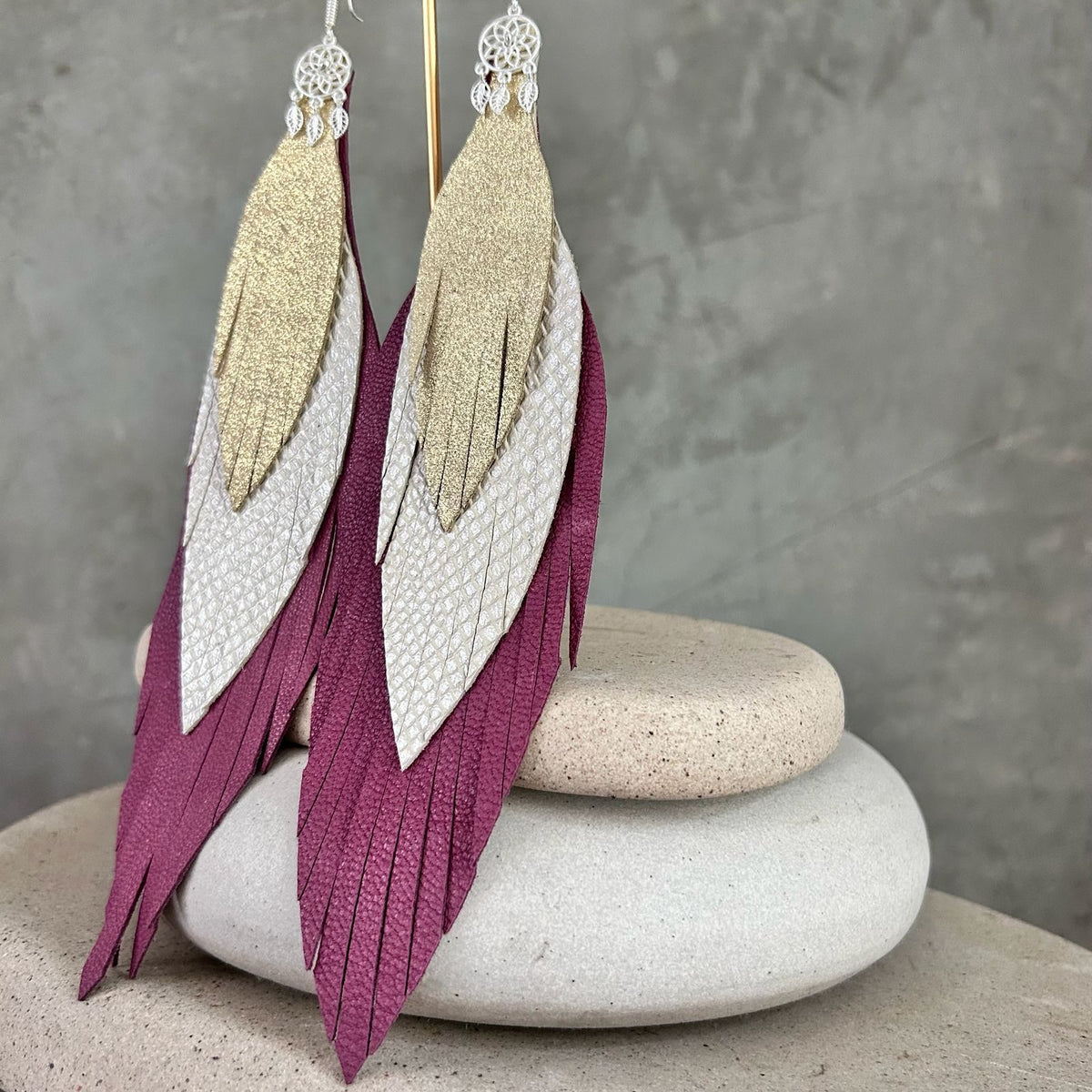 Magenta + beige texturizado + dorado disco