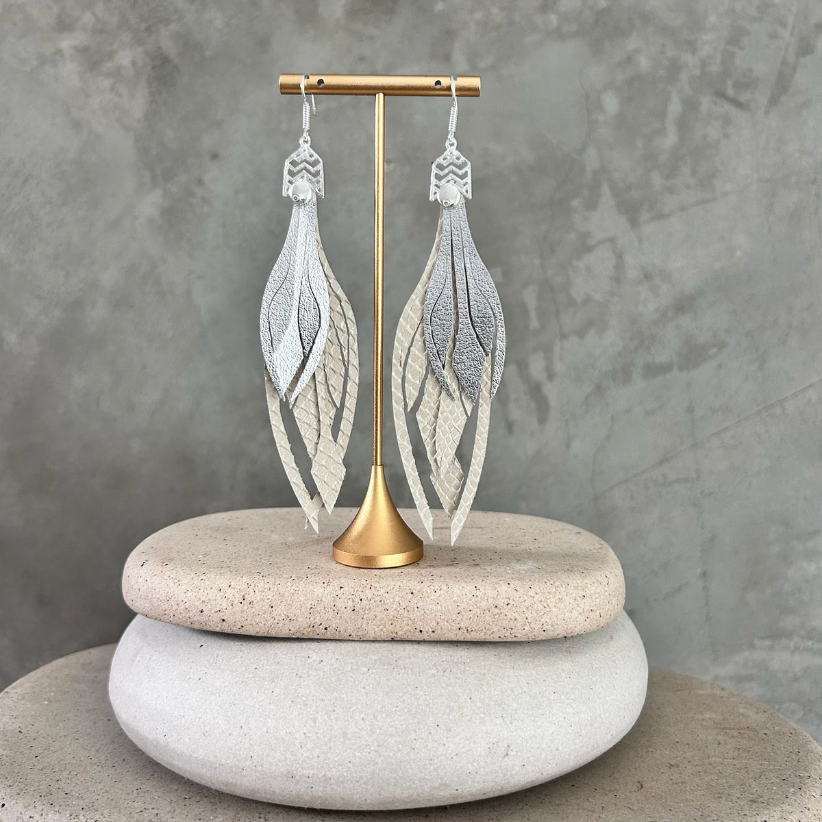 Perla texturizada + plata lisa