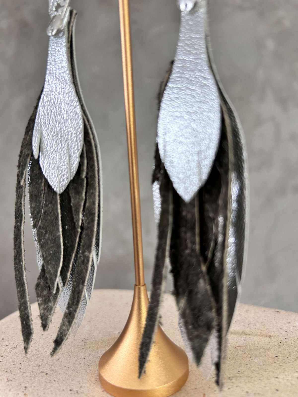 Plata + verde oscuro deslavado
