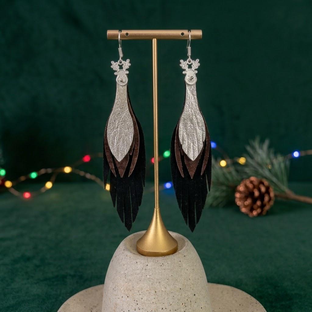 Aretes Reno · Negro, café y perla, tamaño mediano, colección Navidad