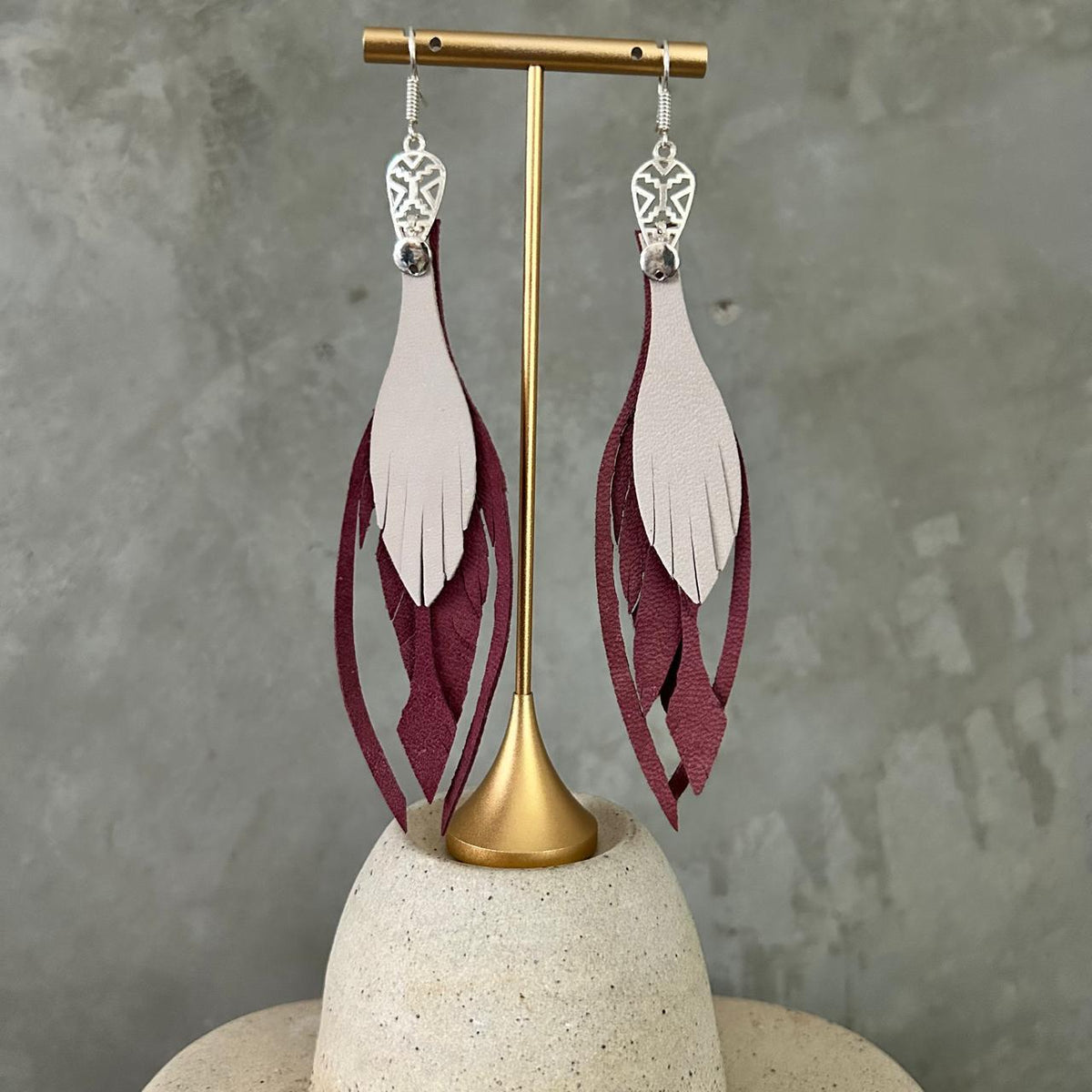 Aretes Magenta y piel, tamaño mediano, colección Básicos