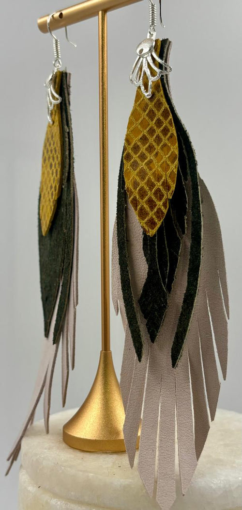 Aretes Abanico · Piel, verde y amarillo serpiente, tamaño grande, colección Escarlata